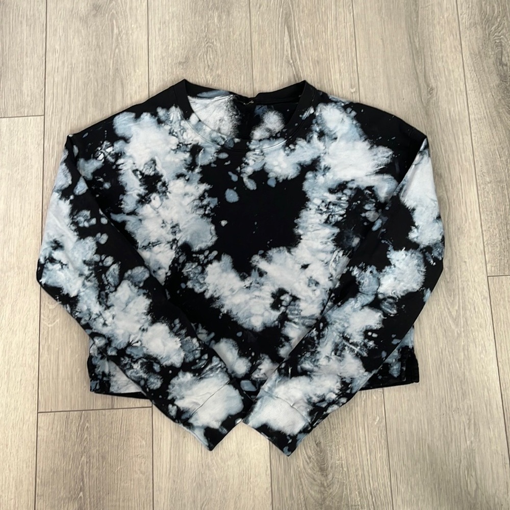 Tie Dye Weekend Boxy Cropped Pullover